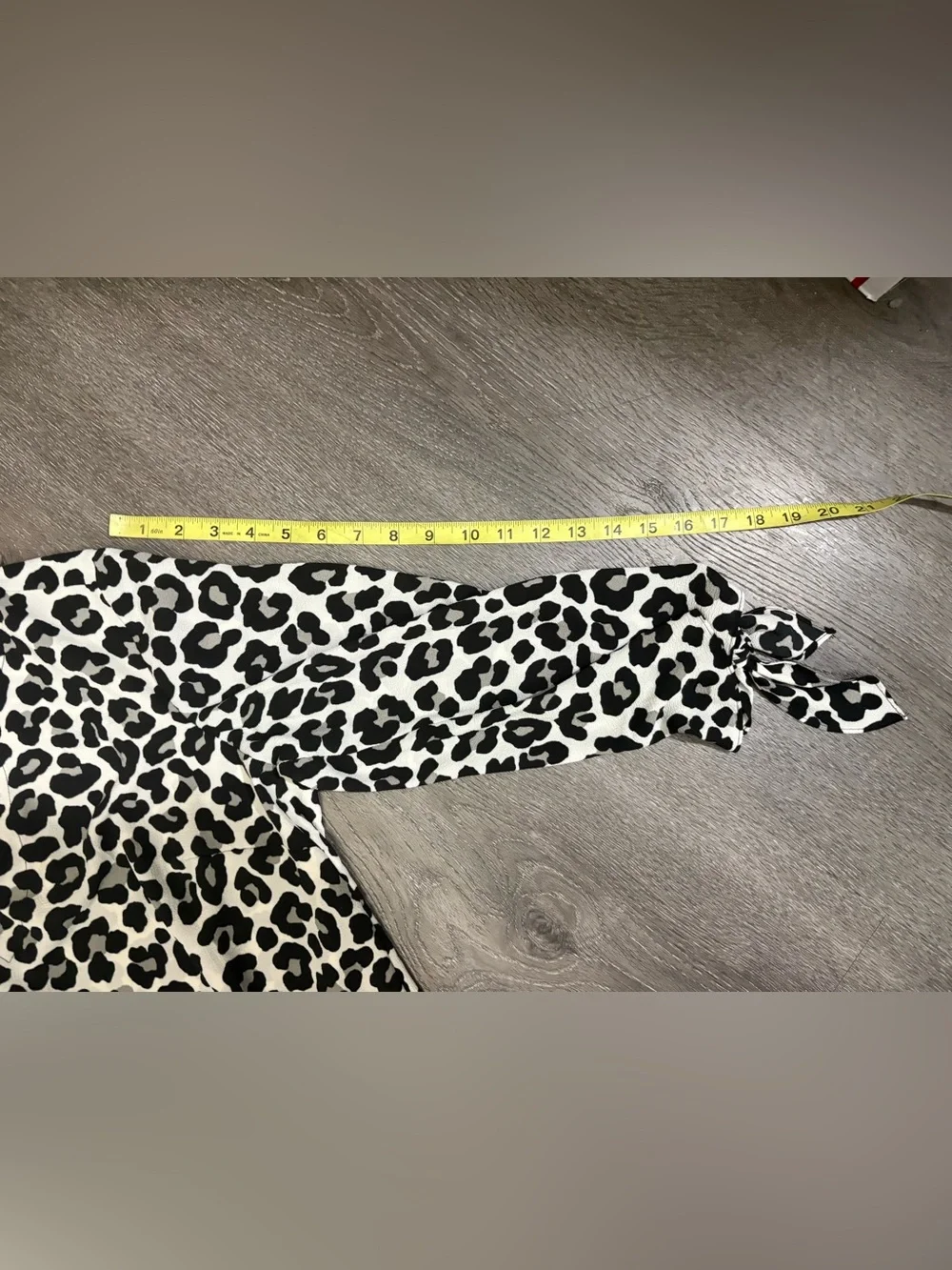 NWT Michael Kors MK Medium Leopard Print Blouse V-Neck 3/4 Sleeve W/ Tie Detail